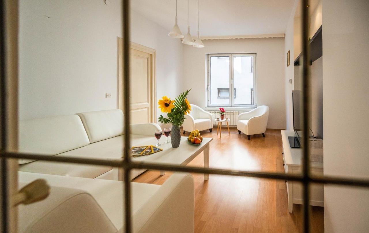 Bright And Modern 1Bdr Apartment In The Center SJJ Eksteriør bilde
