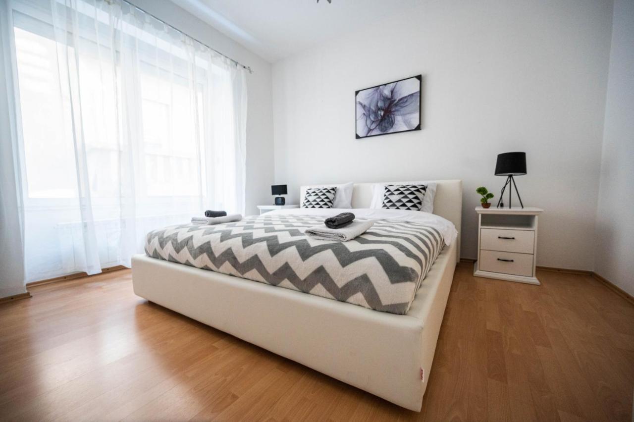 Bright And Modern 1Bdr Apartment In The Center SJJ Eksteriør bilde