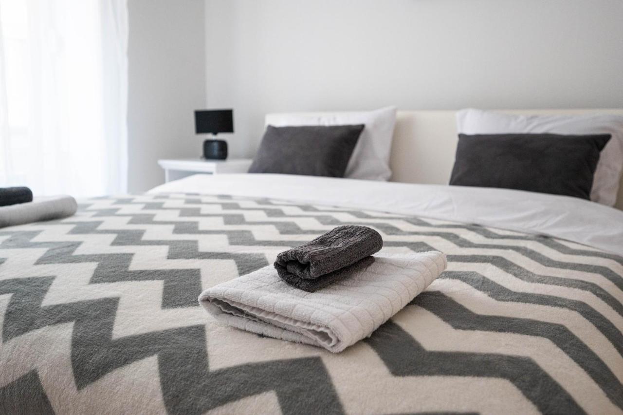 Bright And Modern 1Bdr Apartment In The Center SJJ Eksteriør bilde